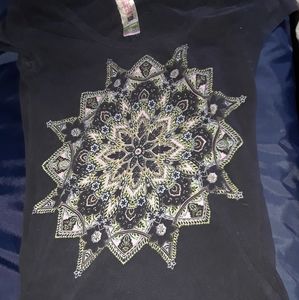 Cool detailed black t-shirt